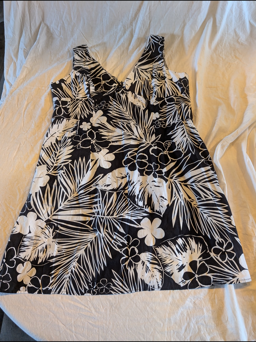 2/30$ Jessica Black and White Floral Mini Dress